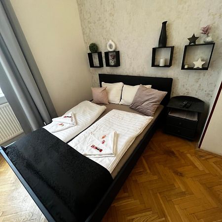 Spring Roses Downtown Boutique Hotel بودابست المظهر الخارجي الصورة