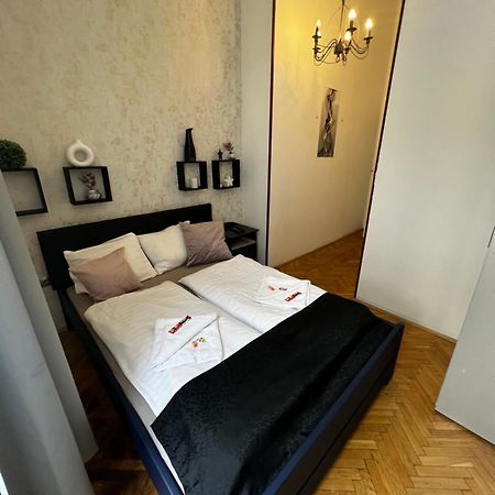 Spring Roses Downtown Boutique Hotel بودابست المظهر الخارجي الصورة