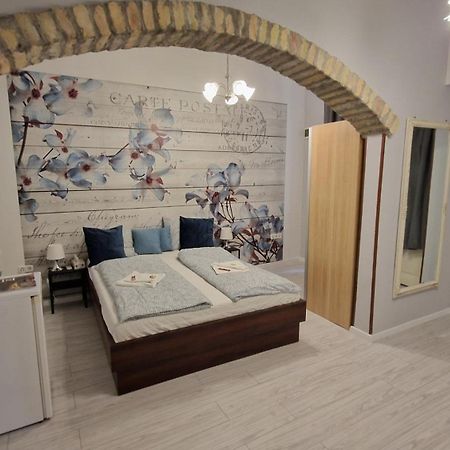 Spring Roses Downtown Boutique Hotel بودابست المظهر الخارجي الصورة