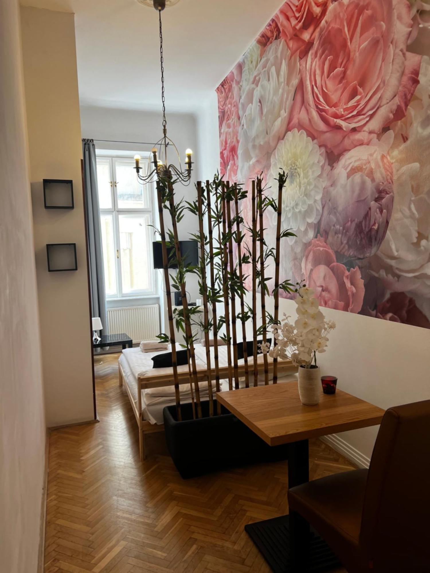 Spring Roses Downtown Boutique Hotel بودابست المظهر الخارجي الصورة