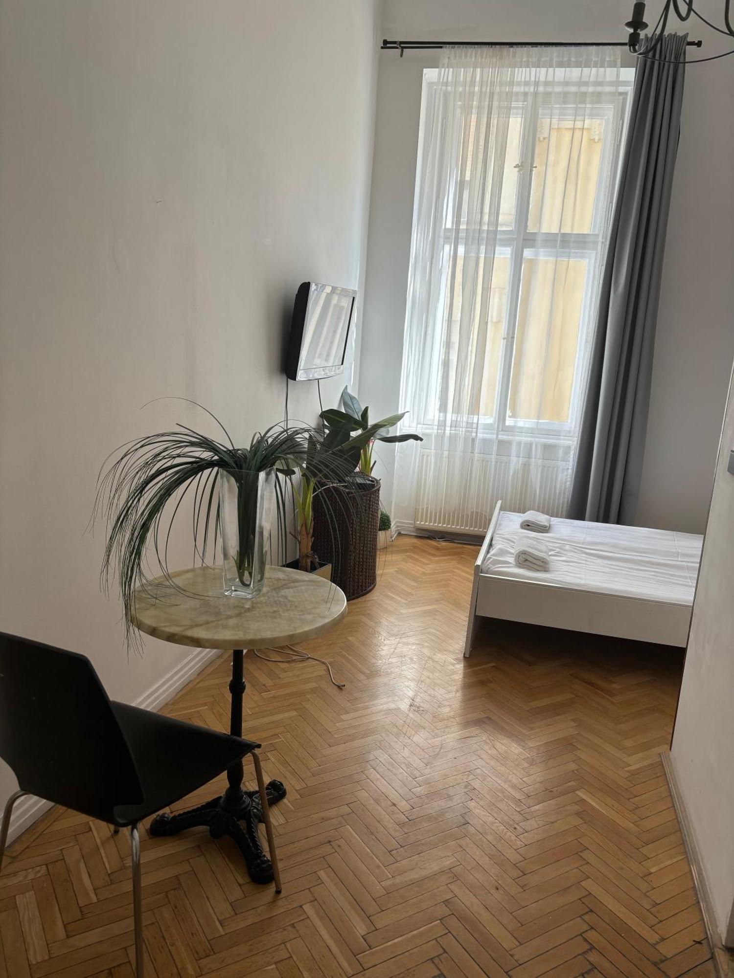 Spring Roses Downtown Boutique Hotel بودابست المظهر الخارجي الصورة