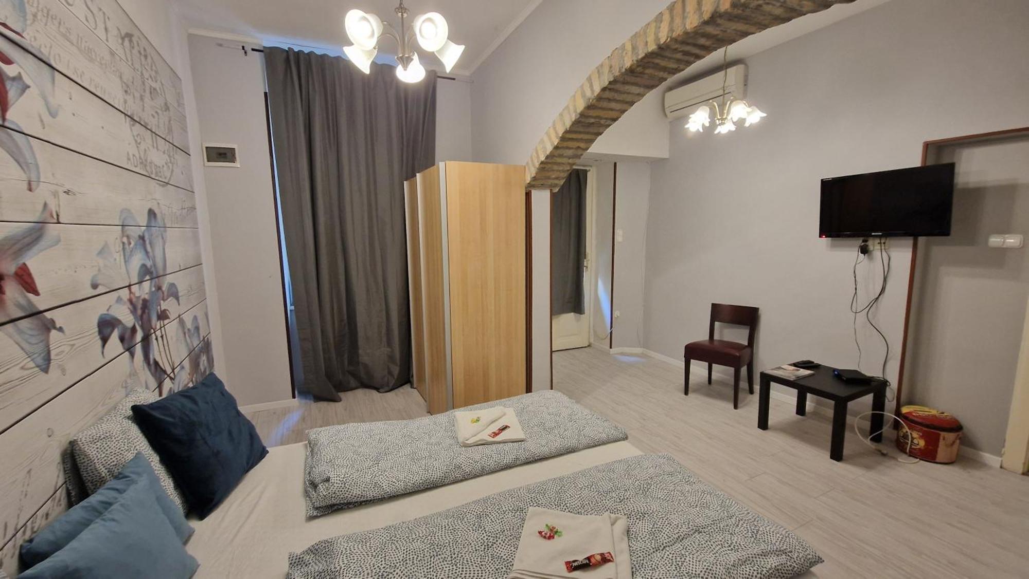Spring Roses Downtown Boutique Hotel بودابست المظهر الخارجي الصورة
